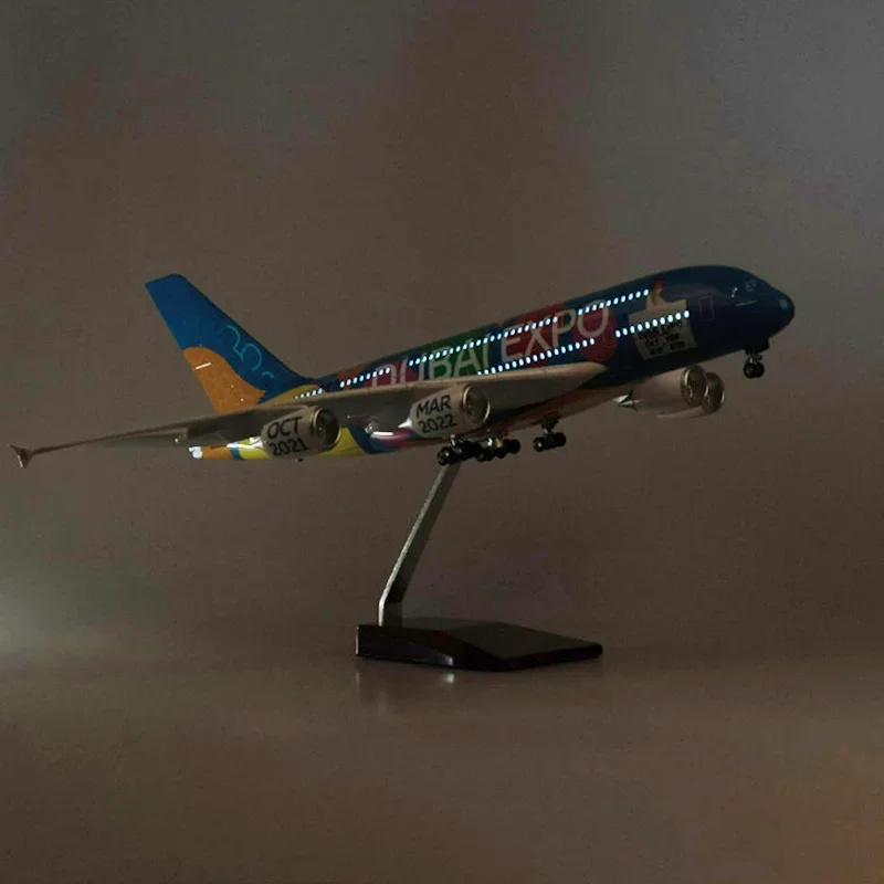 Modelo de Avião Emirates EXPO  - Model Kit Airplane avaliação e preço
