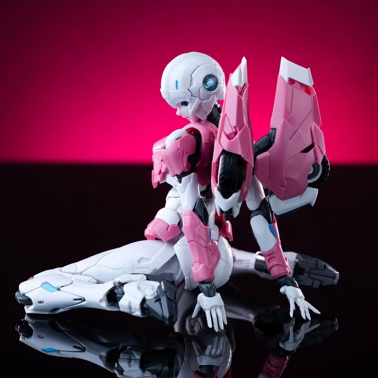 Brinquedo Robô Transformável M - Model Kit Harley Quinn avaliação e preço